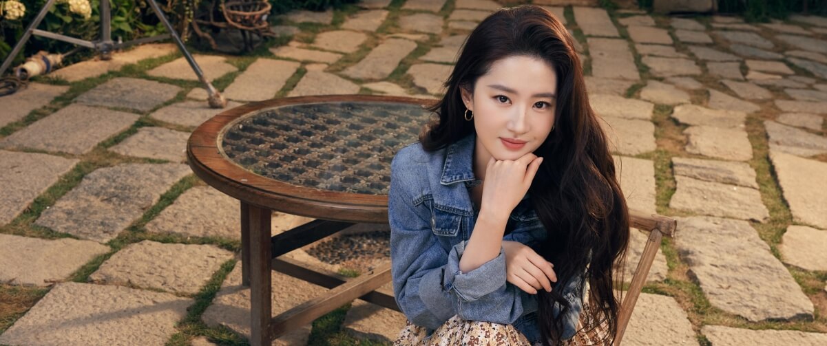 刘亦菲 牛仔衣 小花裙子 去有风的地方剧照 带鱼屏壁纸