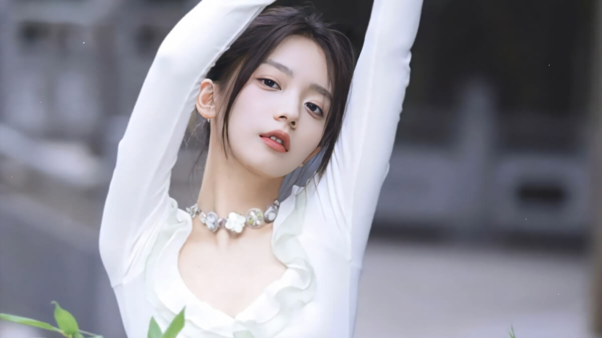 白色衣服可爱清纯美女 4k壁纸